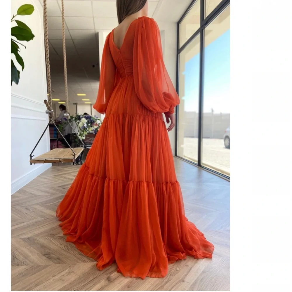 Gown dress Perfect for photo shoot 🧡 - Picture 2 of 16